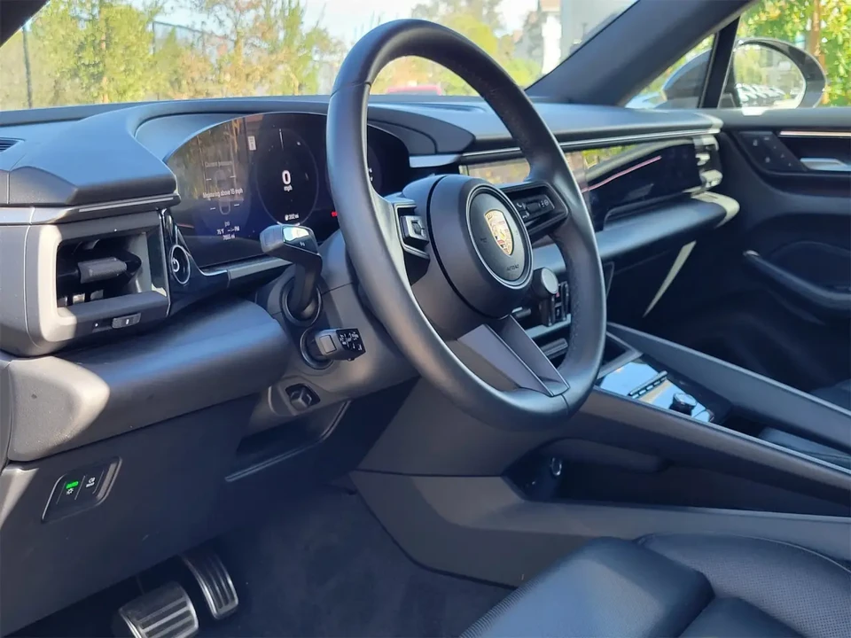 2025 Porsche Macan Electric - Image 6 of 9