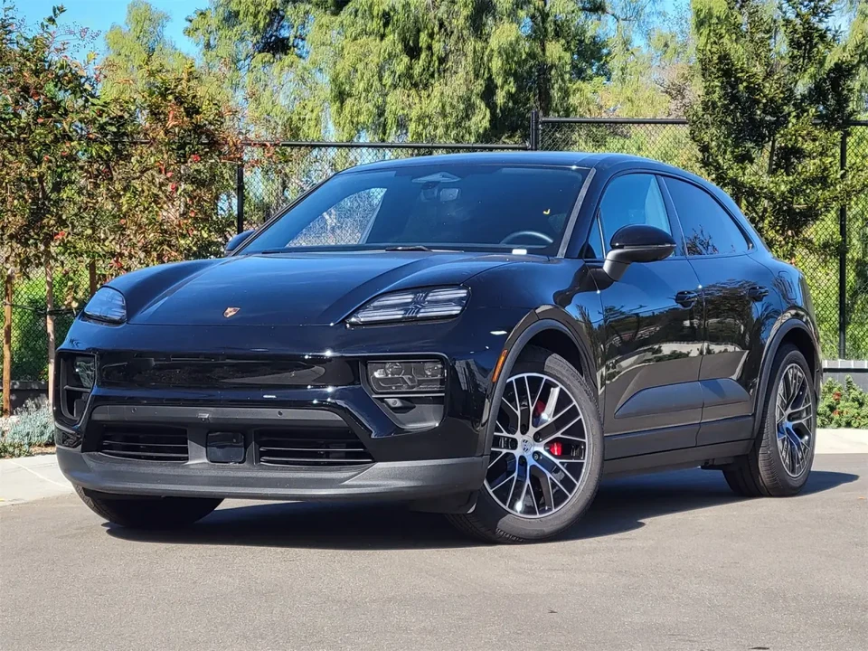 2025 Porsche Macan Electric - Image 3 of 9