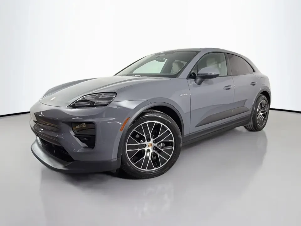 2025 Porsche Macan Electric - Image 11 of 13
