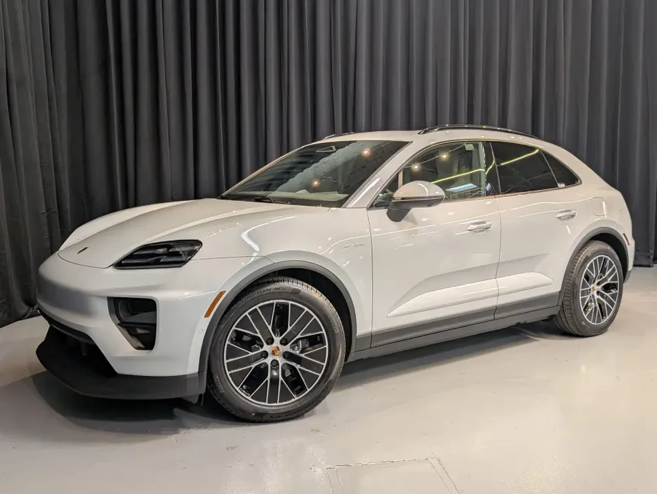 2025 Porsche Macan Electric - Image 10 of 13