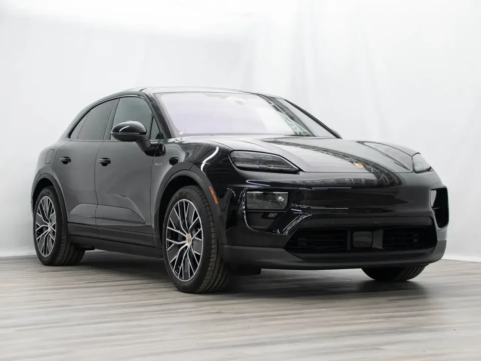 2025 Porsche Macan Electric - Image 6 of 20
