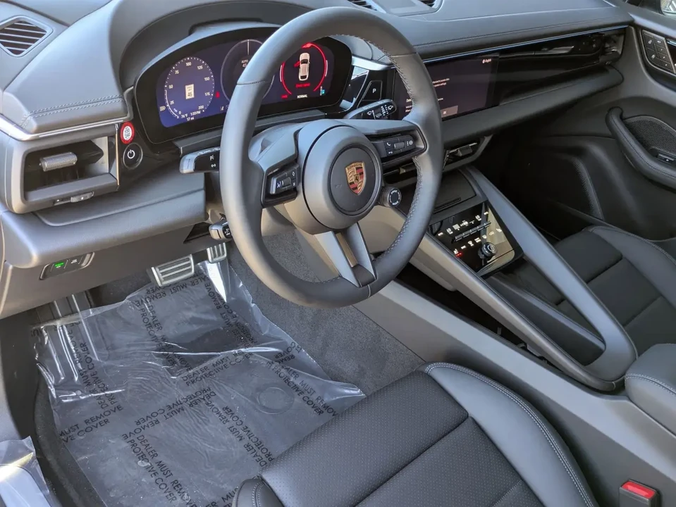 2025 Porsche Macan Electric - Image 4 of 7