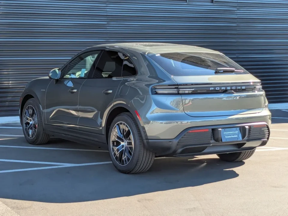 2025 Porsche Macan Electric - Image 3 of 7