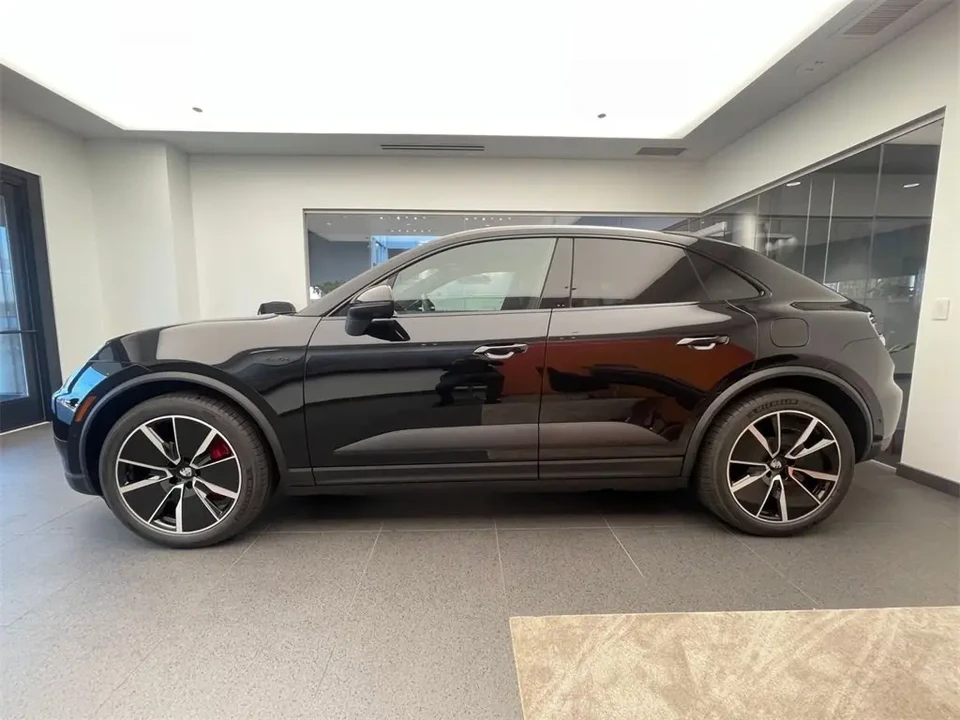 2025 Porsche Macan Electric - Image 2 of 10