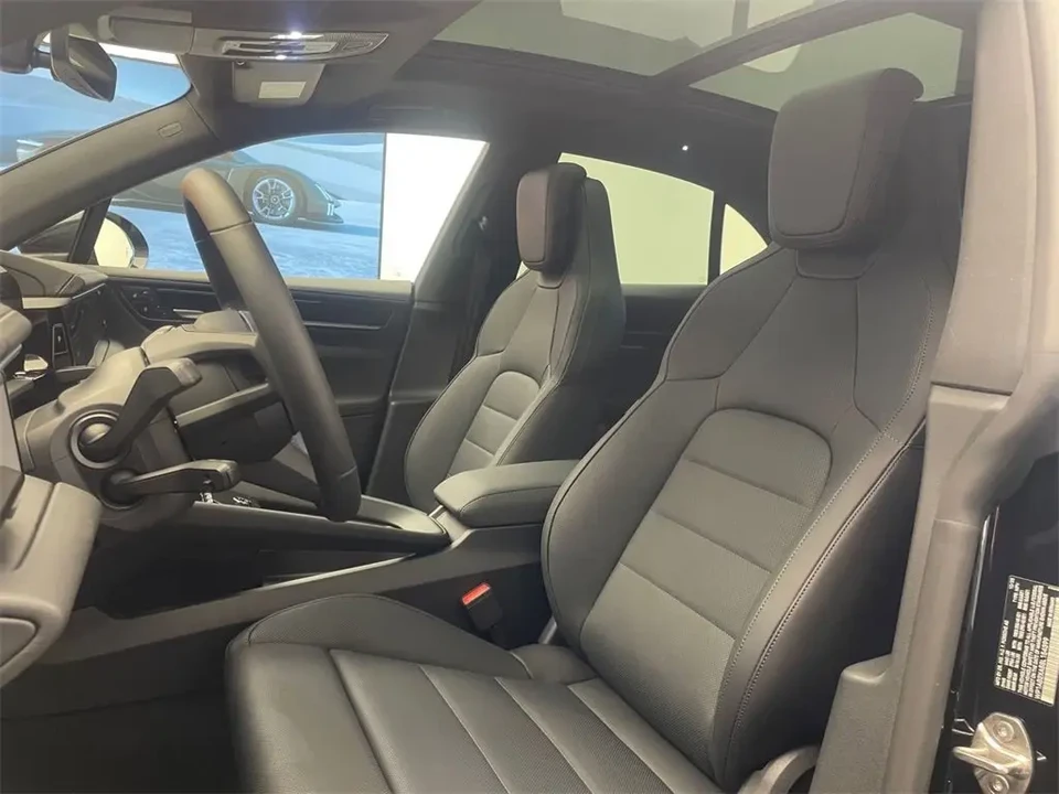 2025 Porsche Macan Electric - Image 5 of 10
