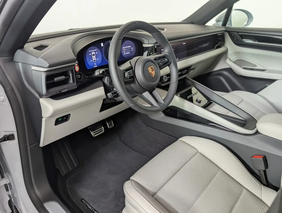 2025 Porsche Macan Electric - Image 4 of 13