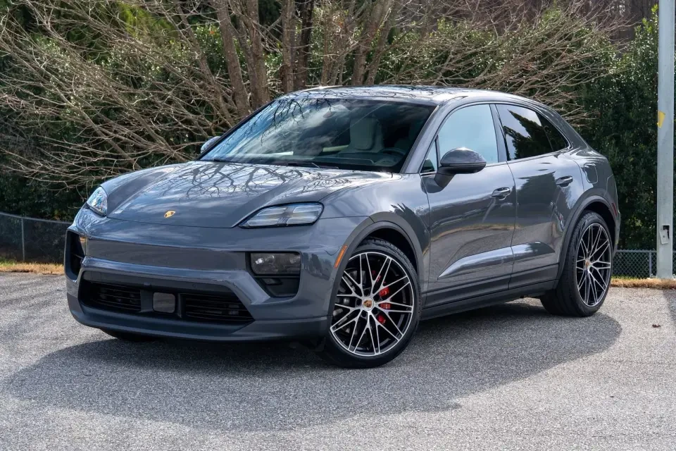 2025 Porsche Macan Electric - Image 13 of 13