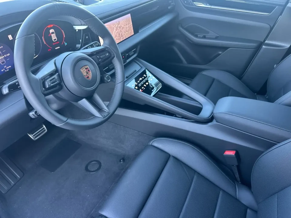 2025 Porsche Macan Electric - Image 4 of 13