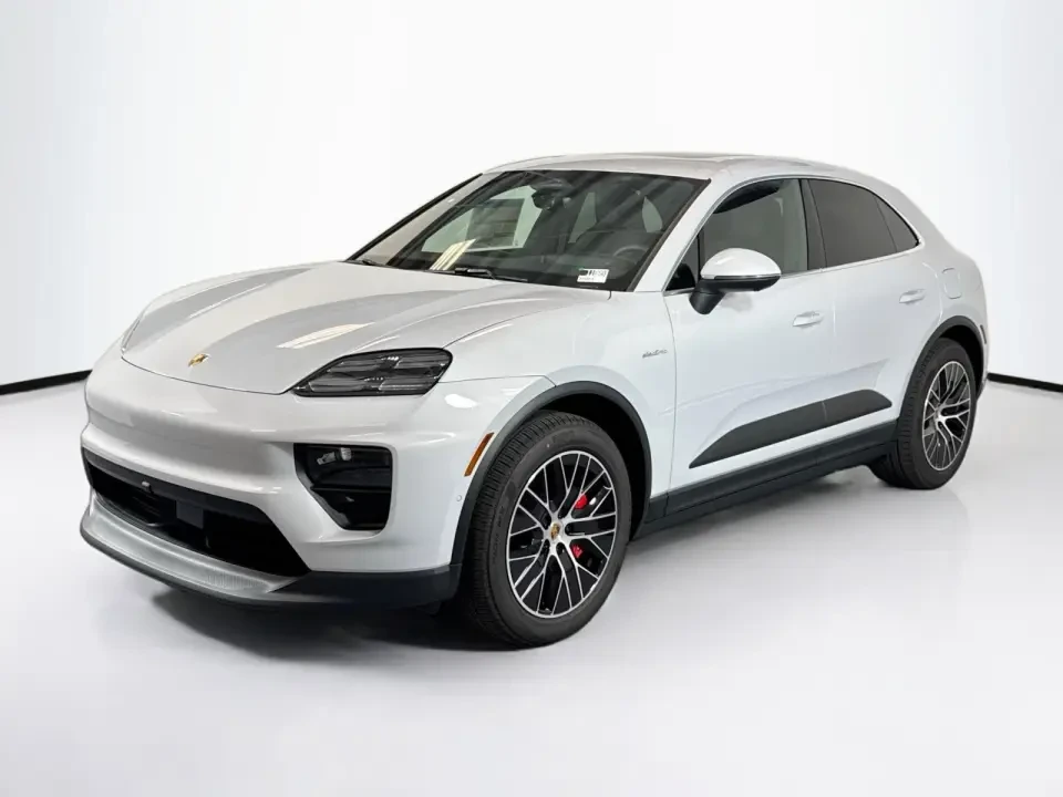 2025 Porsche Macan Electric - Image 12 of 13