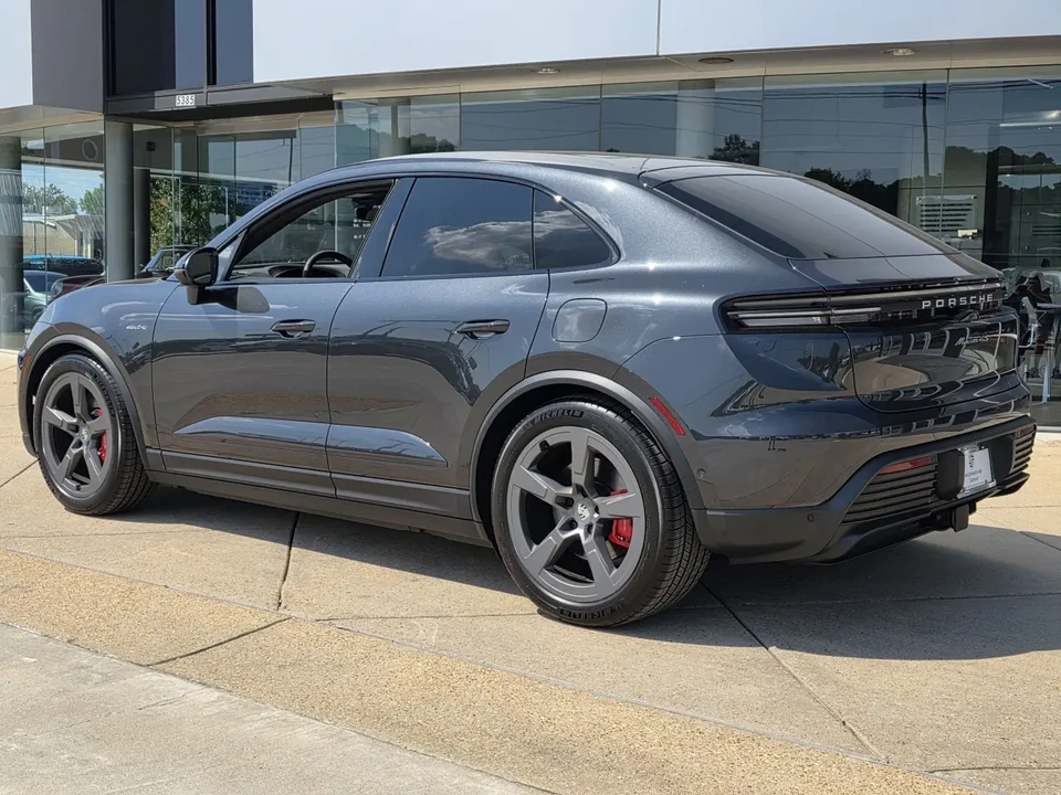 2025 Porsche Macan Electric - Image 3 of 8