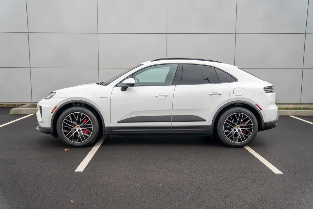 2025 Porsche Macan Electric - Image 2 of 9