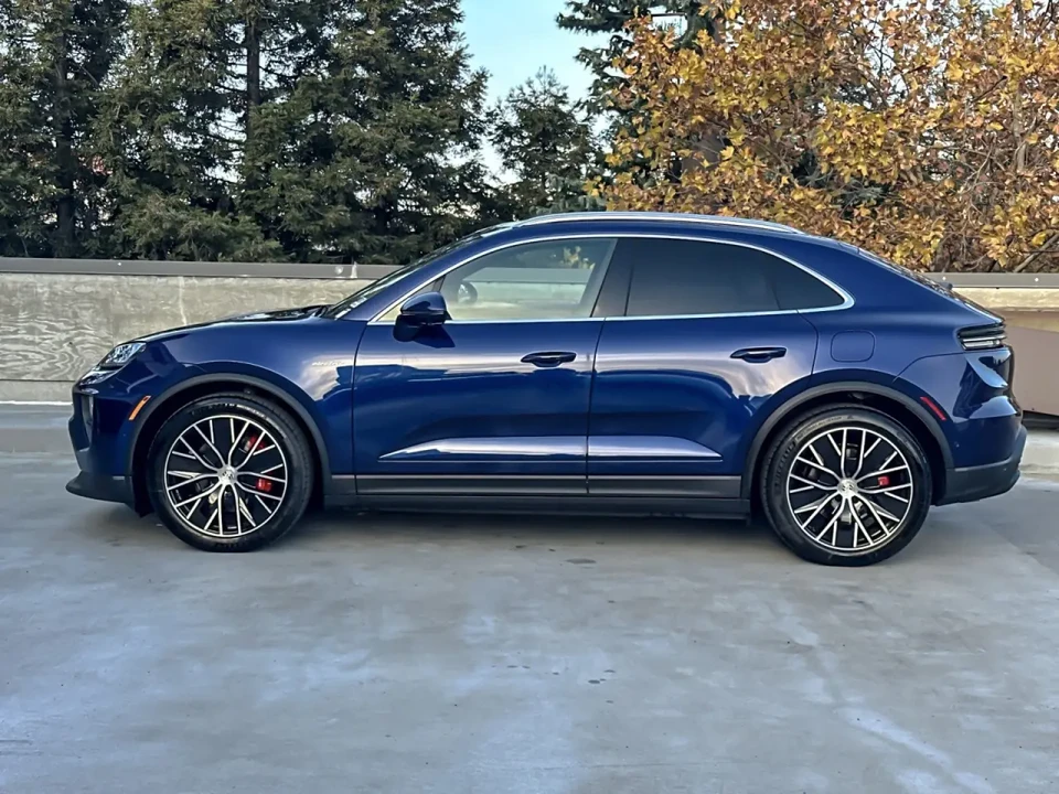 2025 Porsche Macan Electric - Image 2 of 7