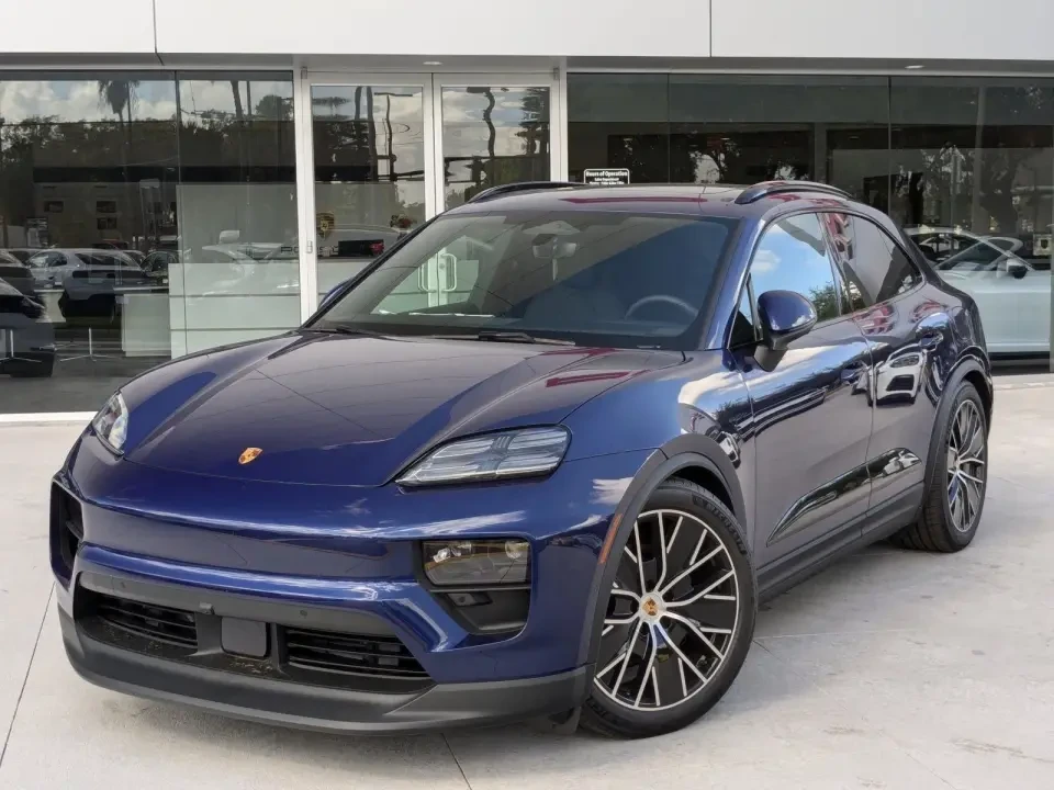 2025 Porsche Macan Electric - Image 11 of 13