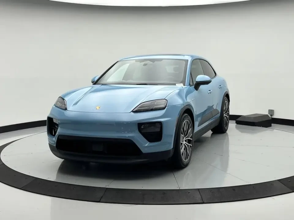 2025 Porsche Macan Electric - Image 13 of 13