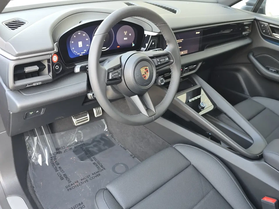 2025 Porsche Macan Electric - Image 4 of 13