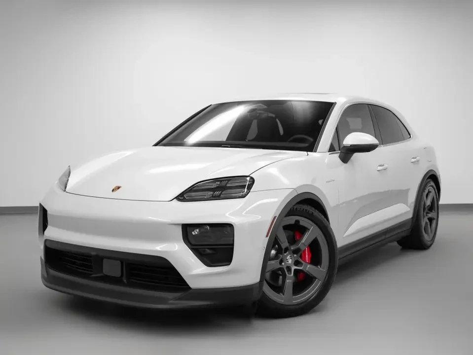 2025 Porsche Macan Electric - Image 11 of 13