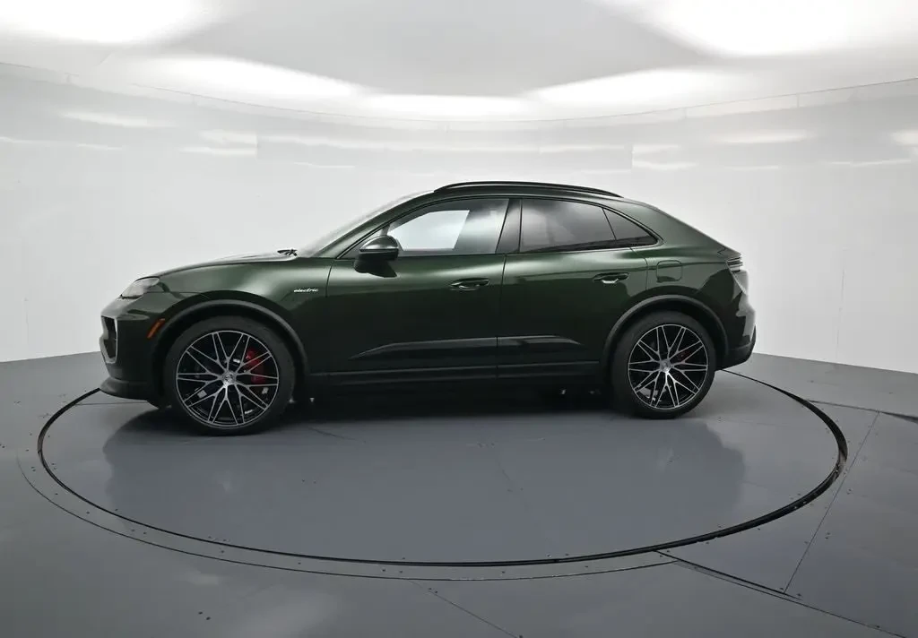 2025 Porsche Macan Electric - Image 2 of 7