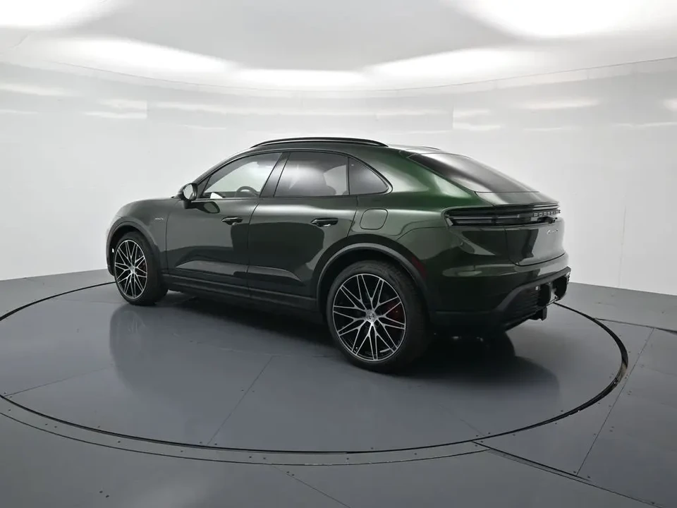 2025 Porsche Macan Electric - Image 3 of 7