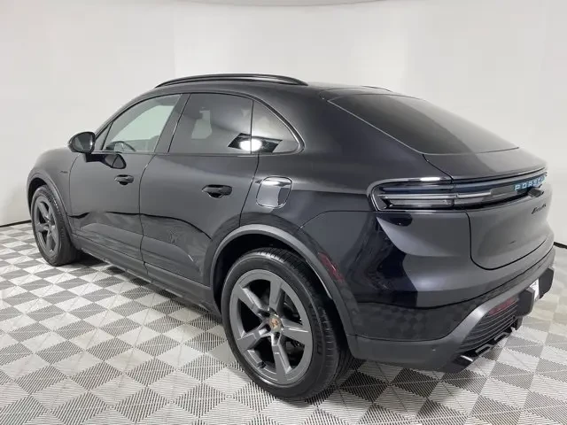 2025 Porsche Macan Electric - Image 3 of 12
