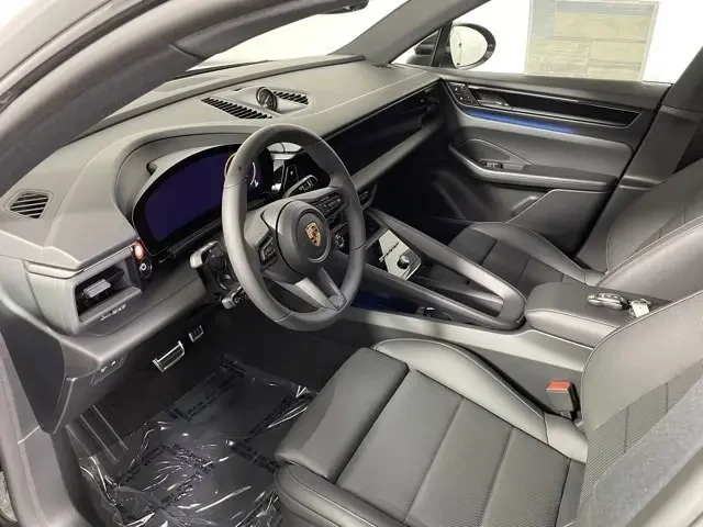 2025 Porsche Macan Electric - Image 4 of 12