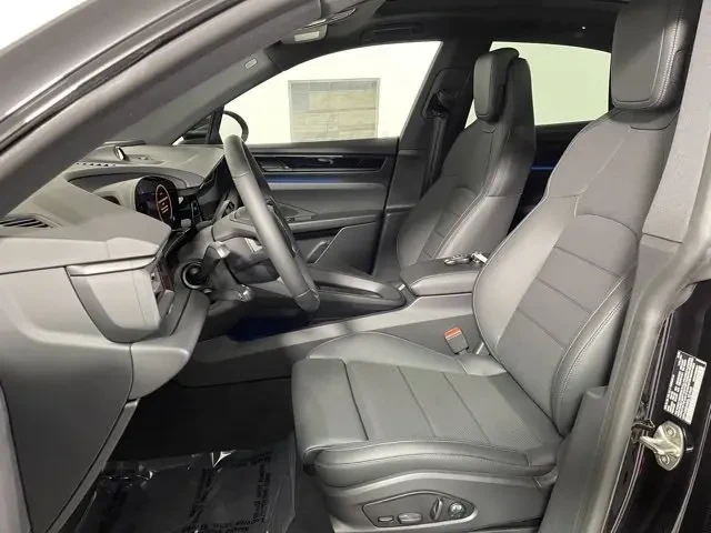 2025 Porsche Macan Electric - Image 5 of 12