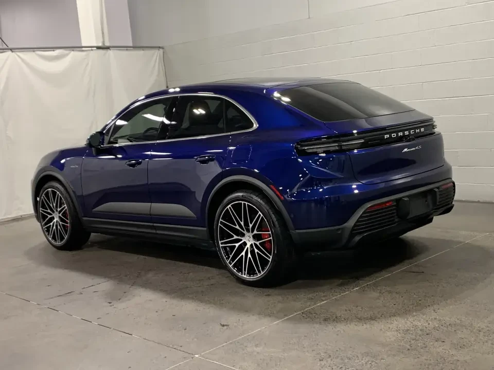 2025 Porsche Macan Electric - Image 3 of 11