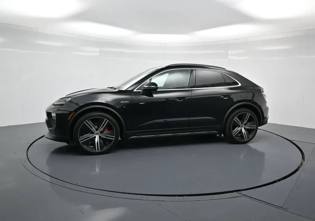 2025 Porsche Macan Electric - Image 2 of 7