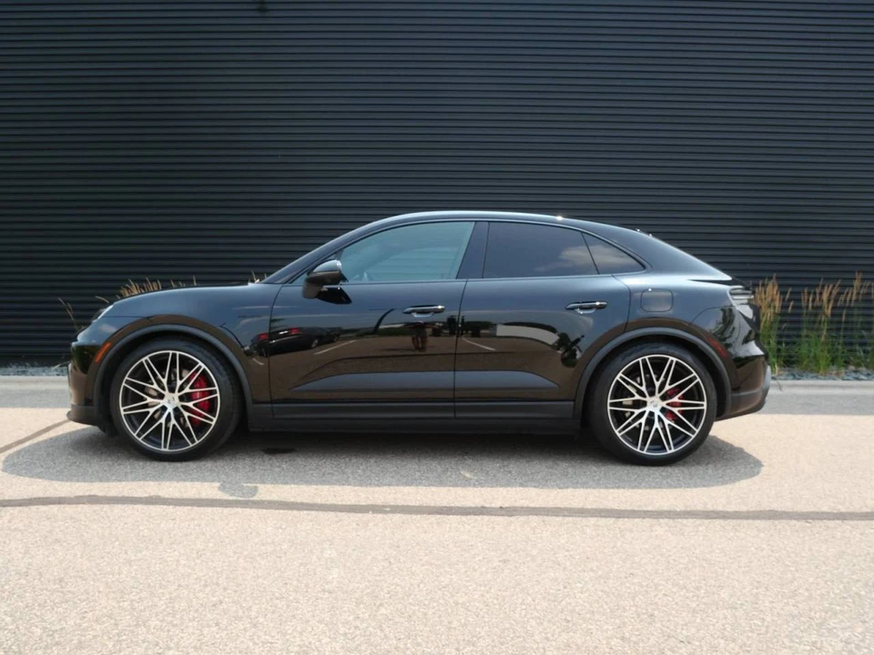 2025 Porsche Macan Electric - Image 2 of 5