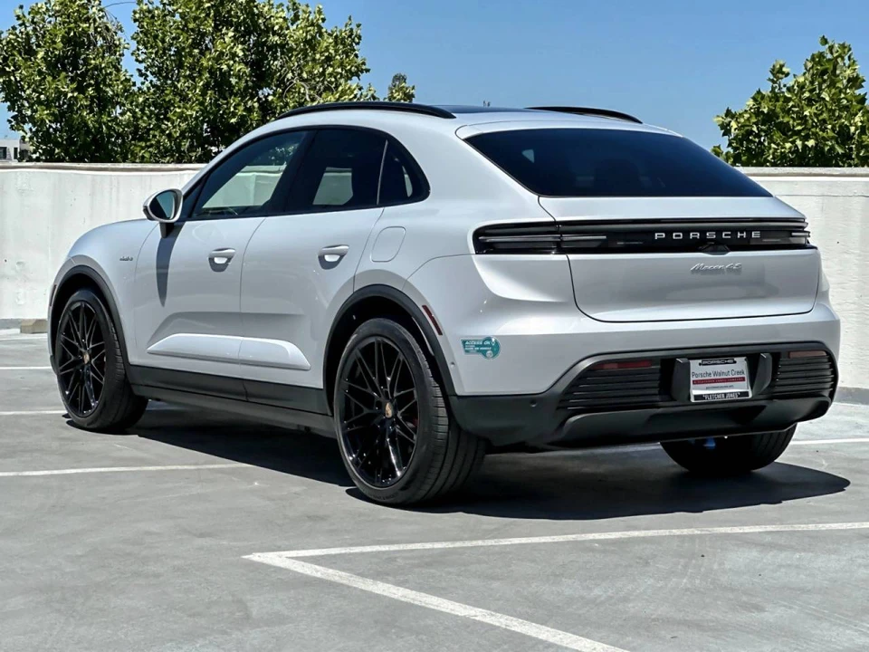 2025 Porsche Macan Electric - Image 3 of 5