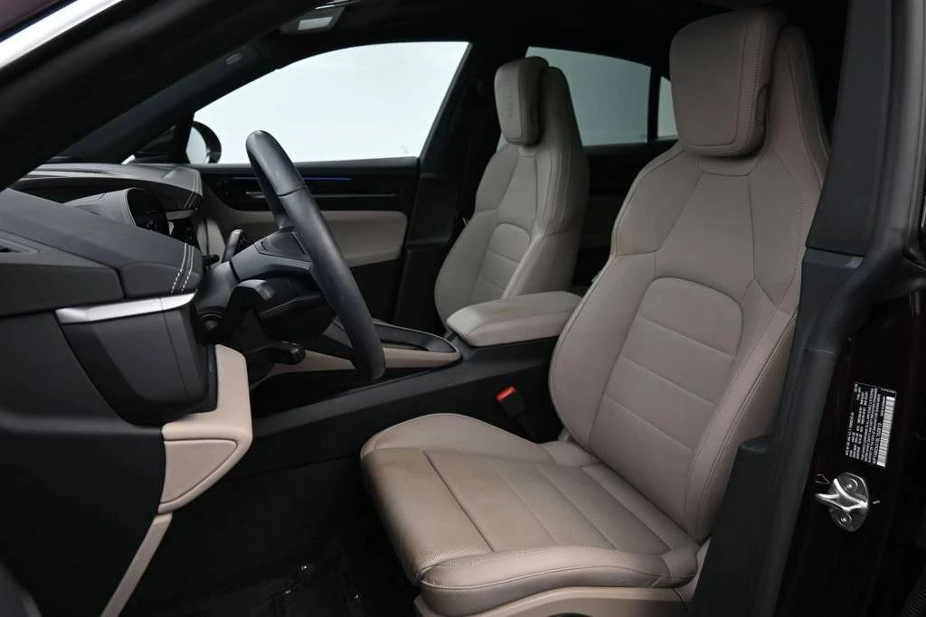 2025 Porsche Macan Electric - Image 5 of 5