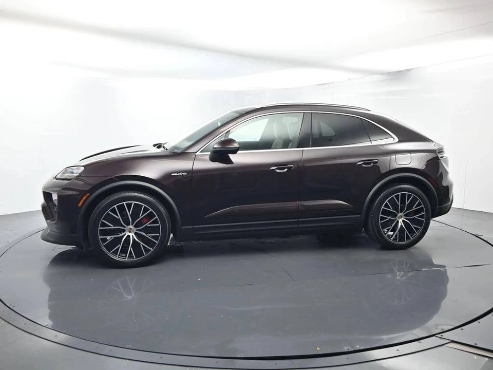 2025 Porsche Macan Electric - Image 2 of 5
