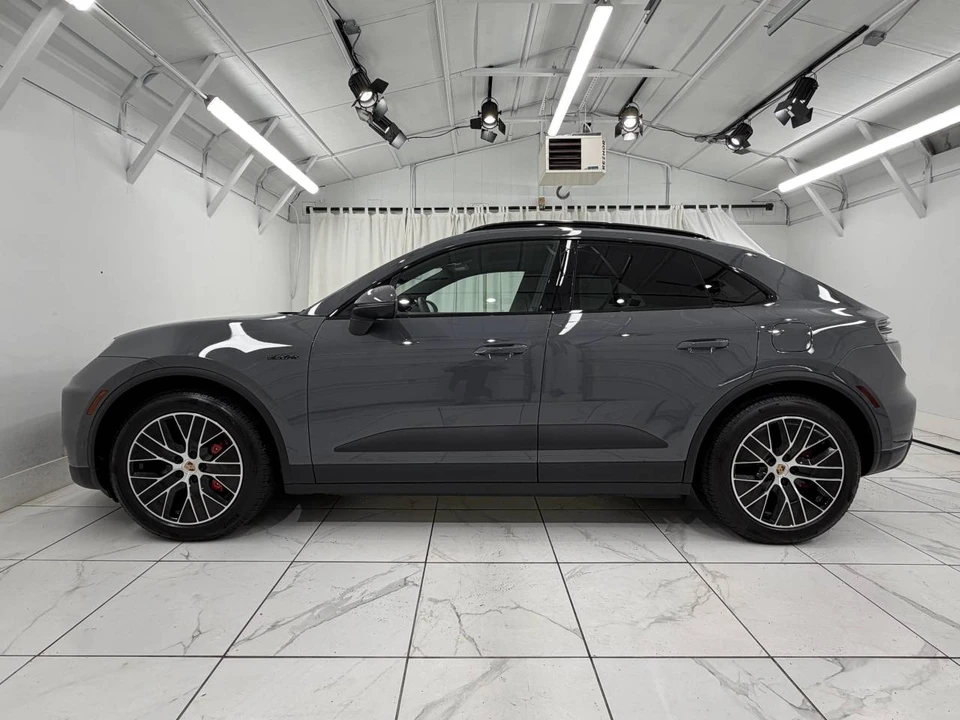 2025 Porsche Macan Electric - Image 2 of 5