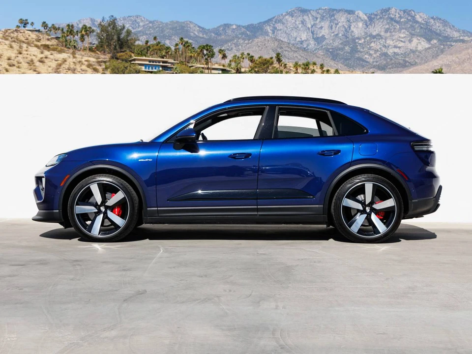 2025 Porsche Macan Electric - Image 2 of 5