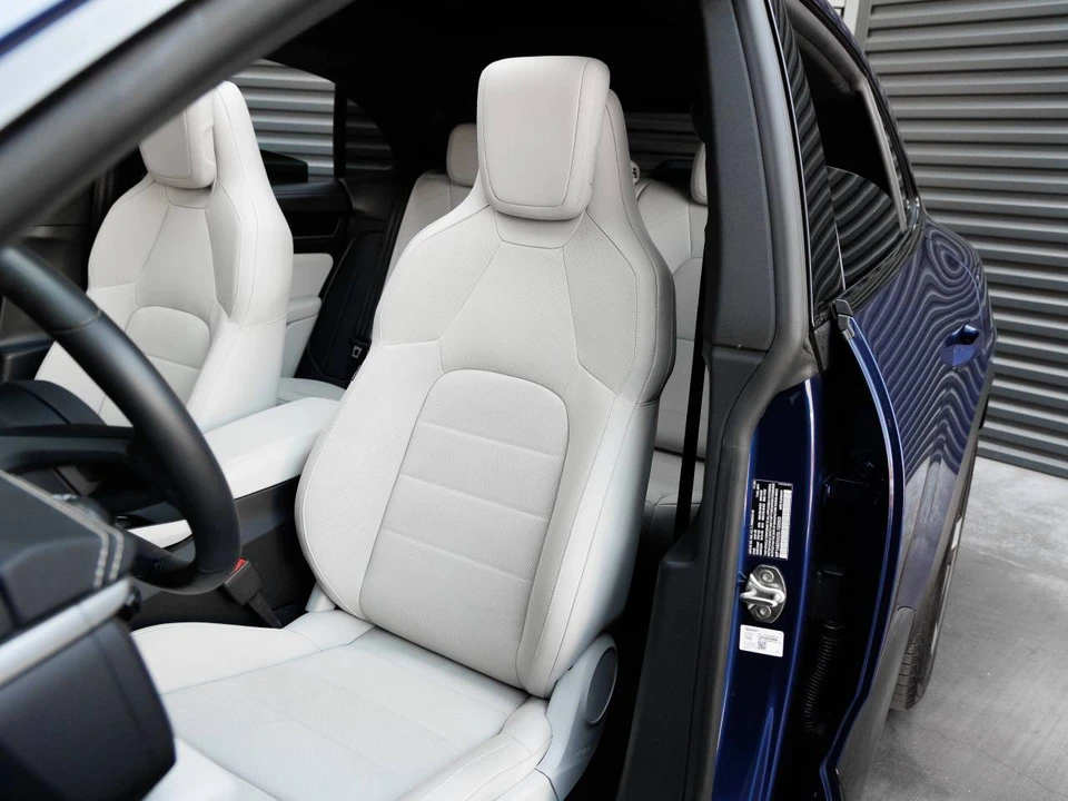 2025 Porsche Macan Electric - Image 5 of 5