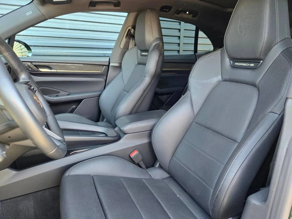 2025 Porsche Macan Electric - Image 5 of 5