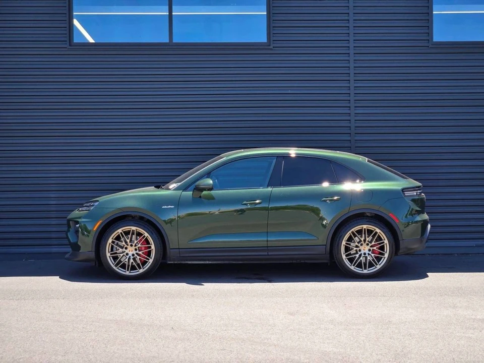 2025 Porsche Macan Electric - Image 2 of 5