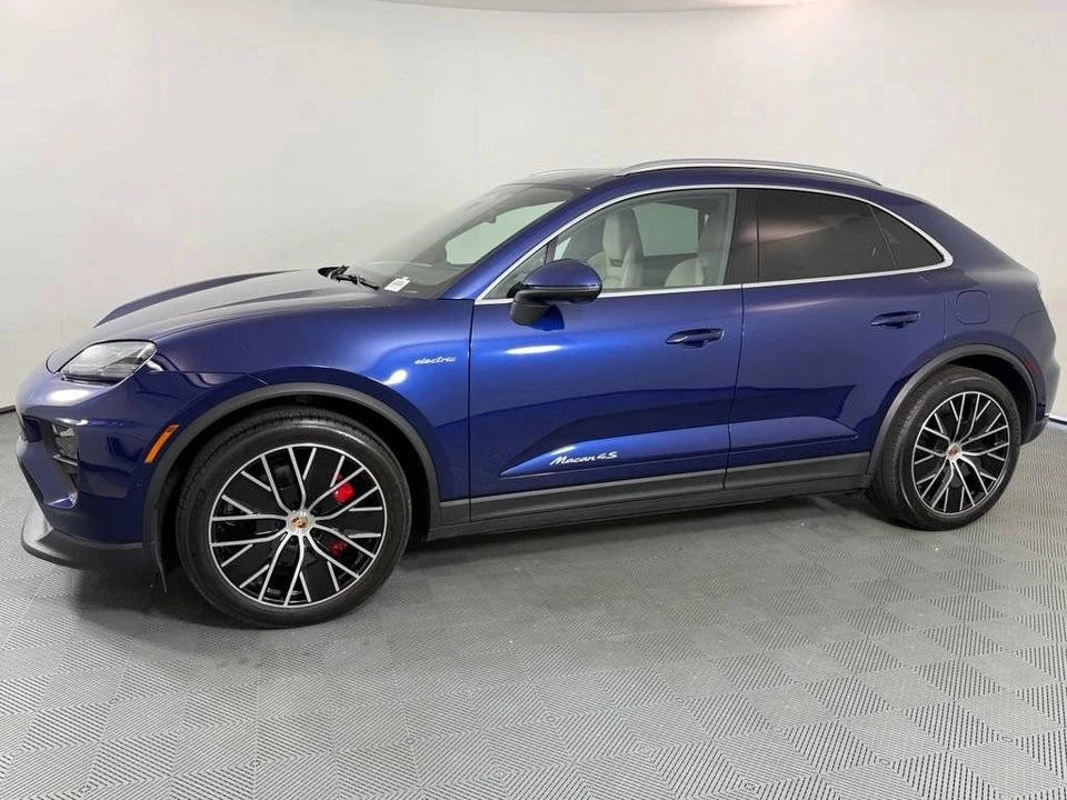 2025 Porsche Macan Electric - Image 2 of 5