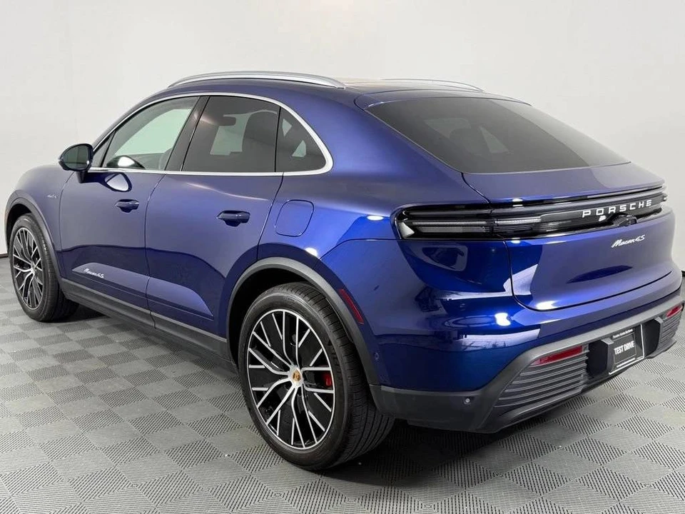 2025 Porsche Macan Electric - Image 3 of 5