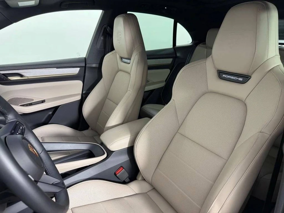 2025 Porsche Macan Electric - Image 5 of 5