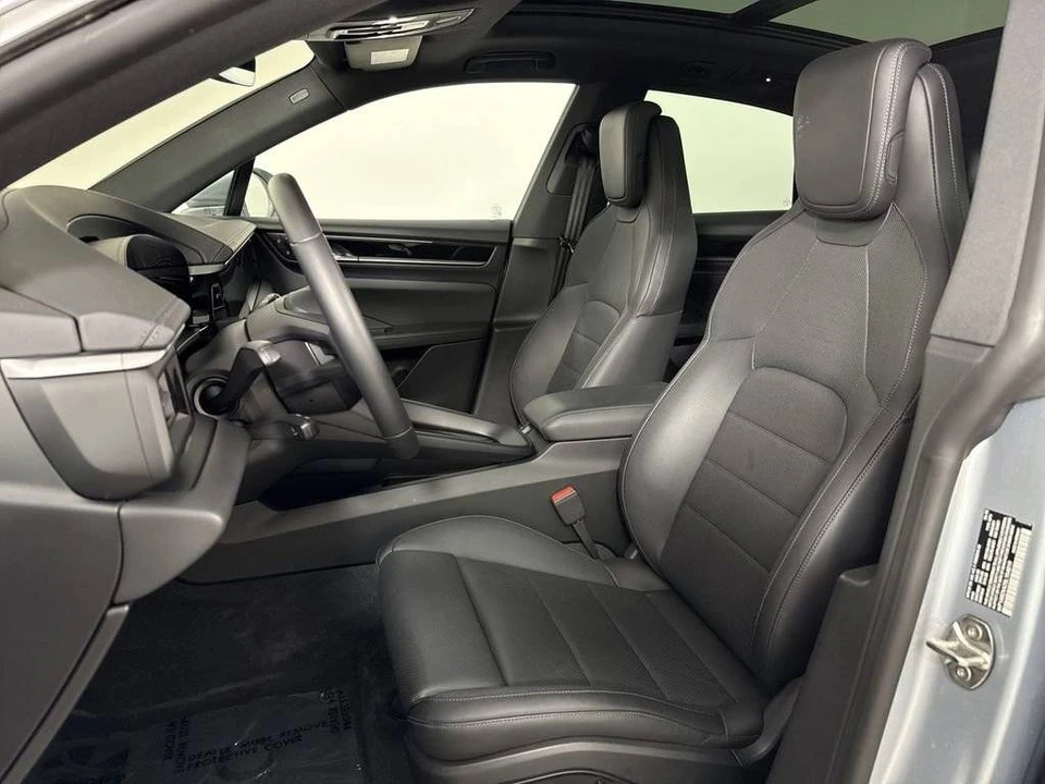 2025 Porsche Macan Electric - Image 5 of 5