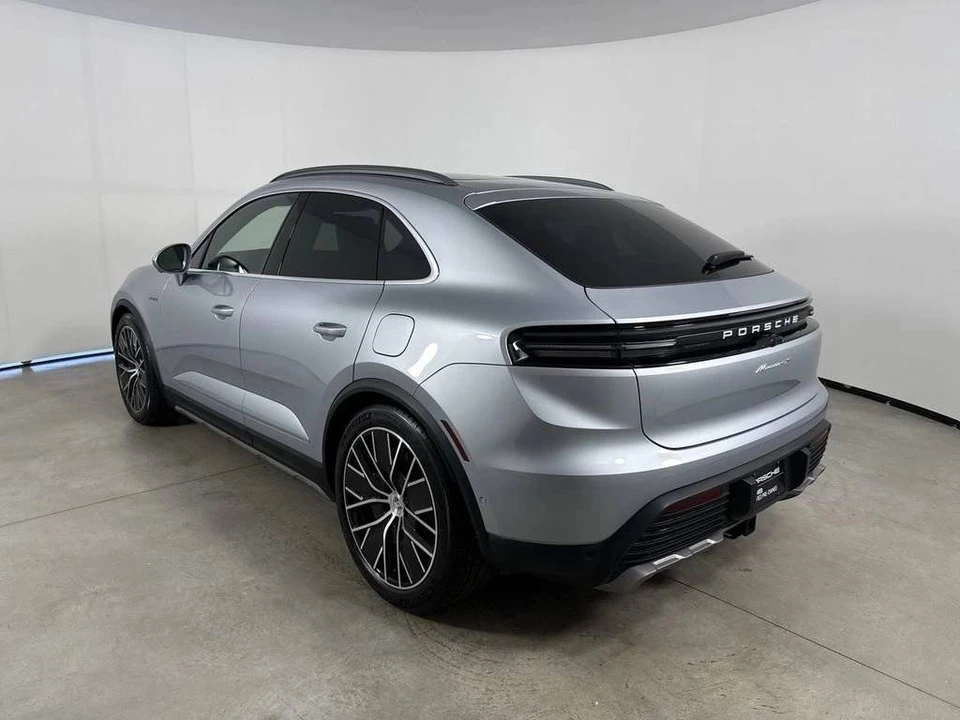2025 Porsche Macan Electric - Image 3 of 5