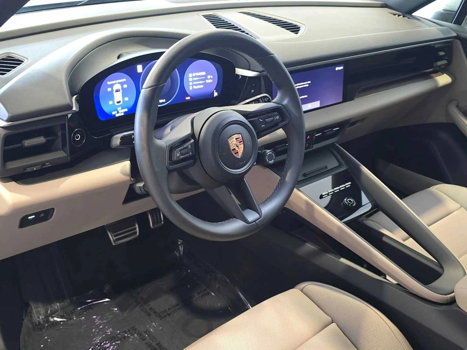 2025 Porsche Macan Electric - Image 4 of 4