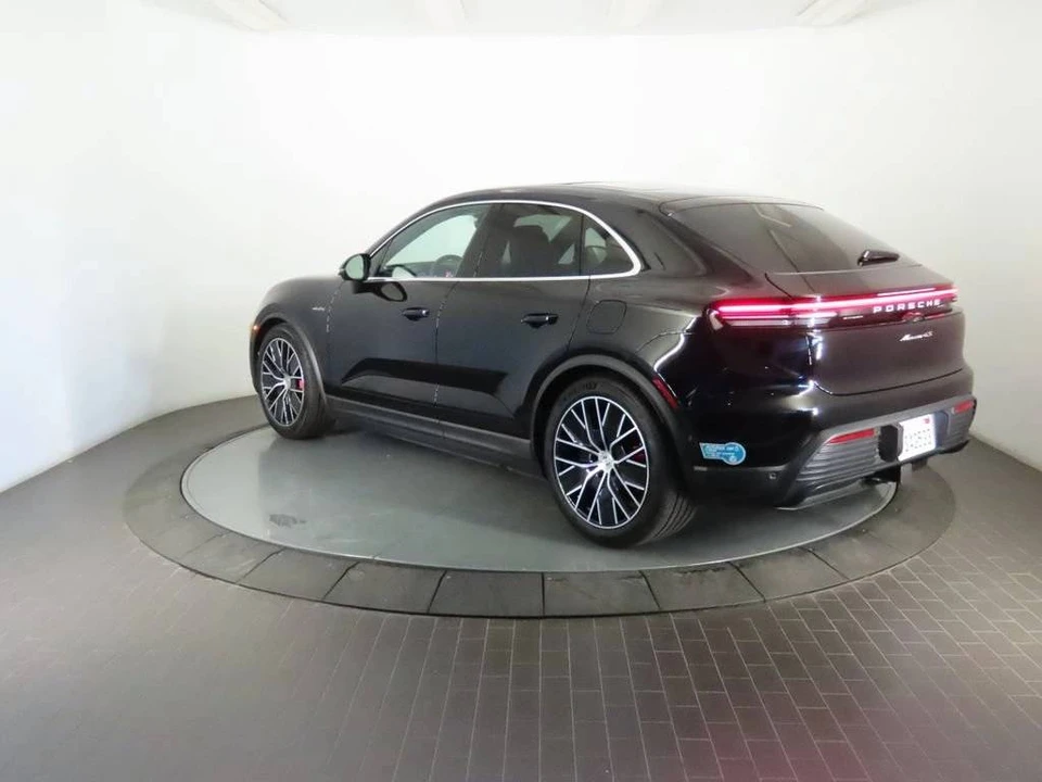 2025 Porsche Macan Electric - Image 3 of 5