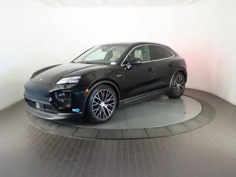 2025 Porsche Macan 4S Electric