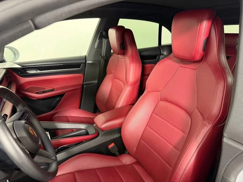 2025 Porsche Macan Electric - Image 5 of 5