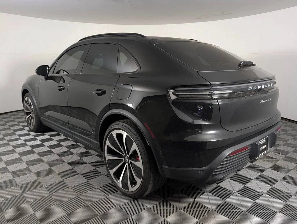 2025 Porsche Macan Electric - Image 3 of 5