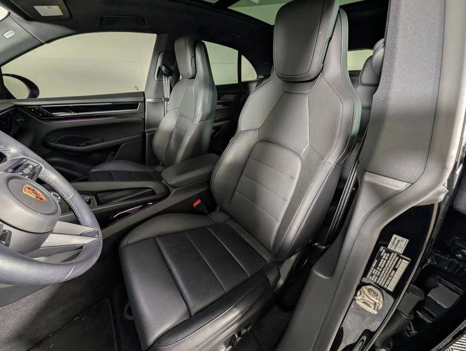 2025 Porsche Macan Electric - Image 5 of 5