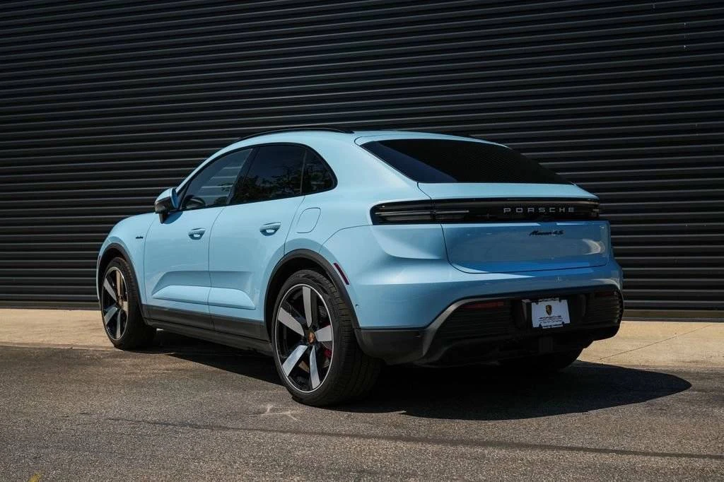 2025 Porsche Macan Electric - Image 3 of 5