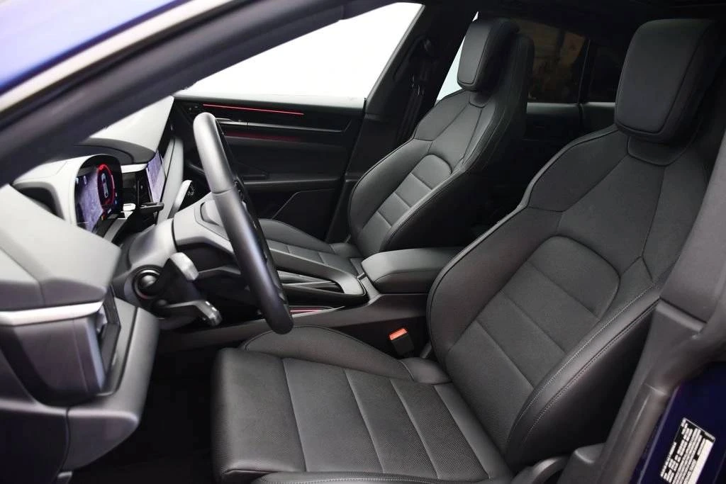 2025 Porsche Macan Electric - Image 5 of 5