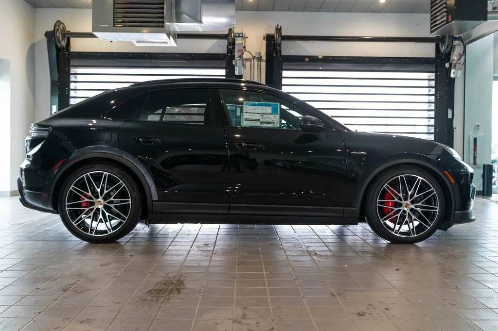 2025 Porsche Macan Electric - Image 2 of 5
